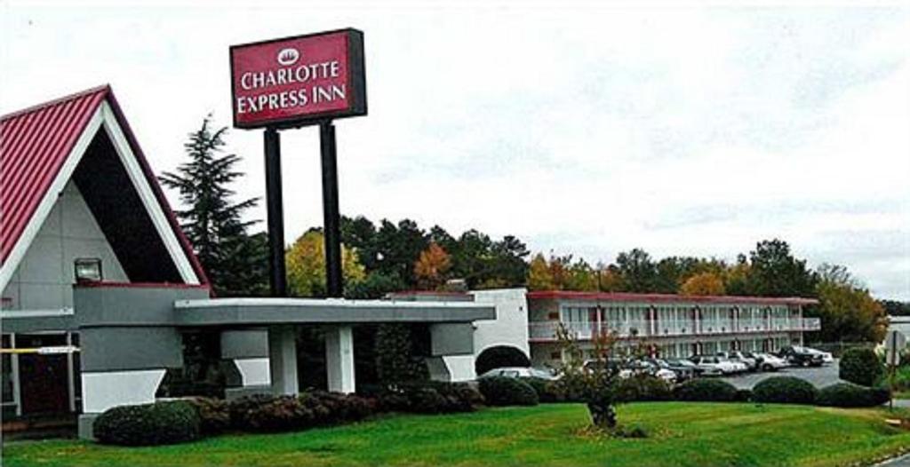 Charlotte Express Inn Exterior photo