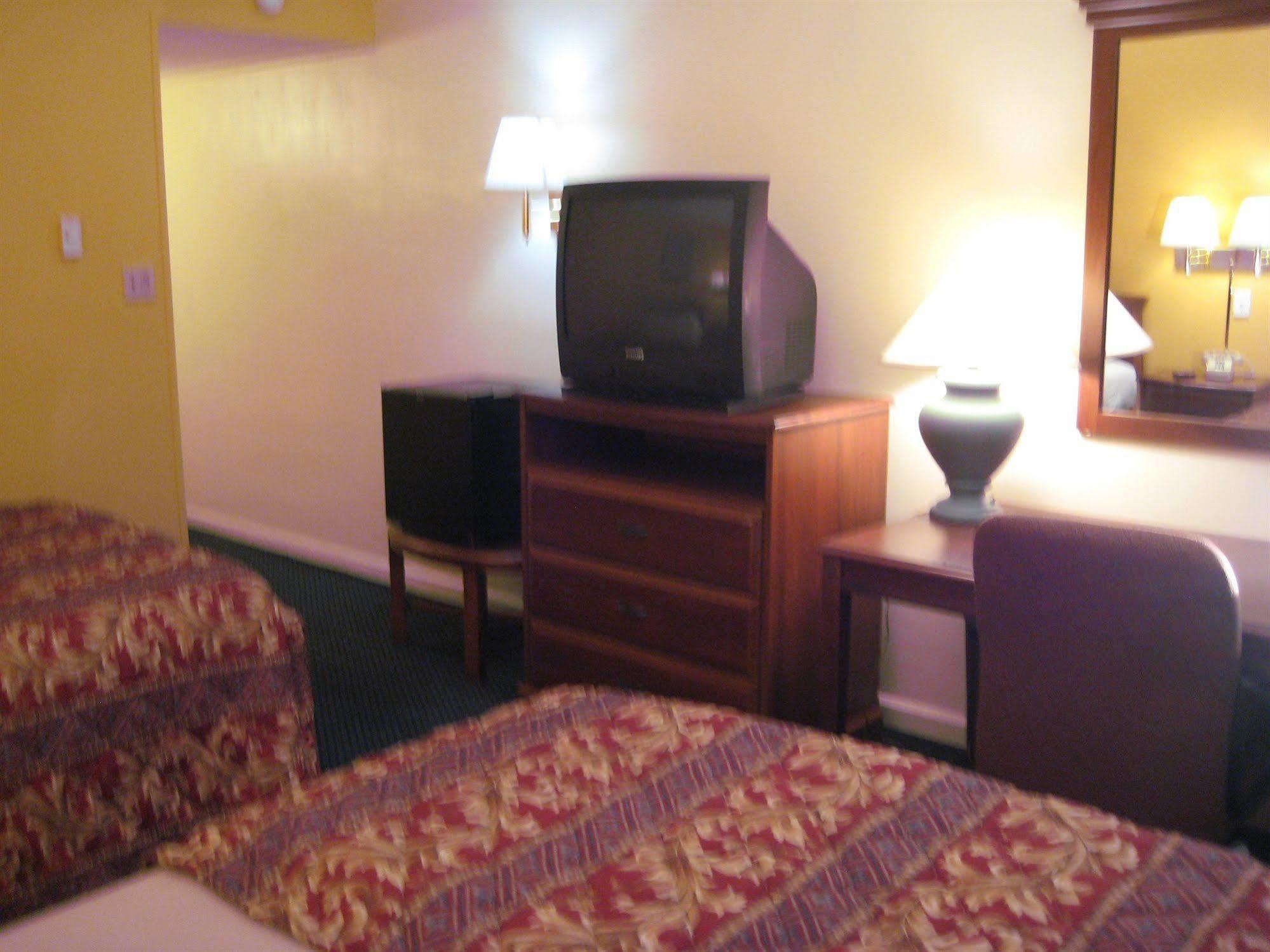 Charlotte Express Inn Exterior photo